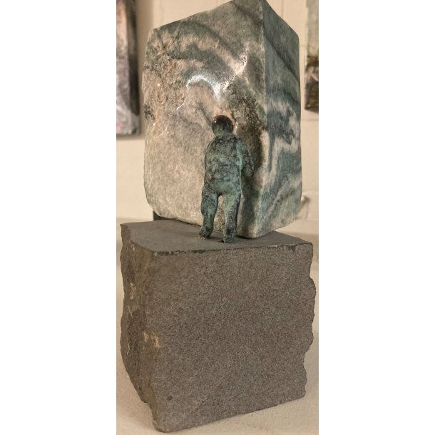 11. kunstner Benny Bkmand bronze p sten unik 21x11x17cm 